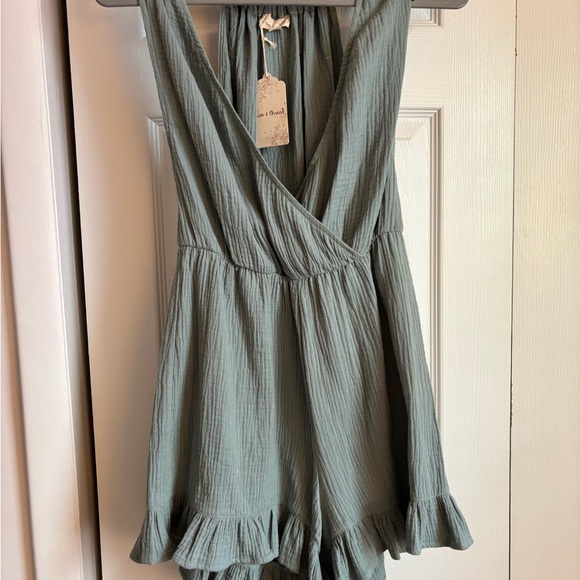 Hem & Thread Pants - 🔥 NWT Sage Green Romper from Hem & Thread. Size small. So cute!